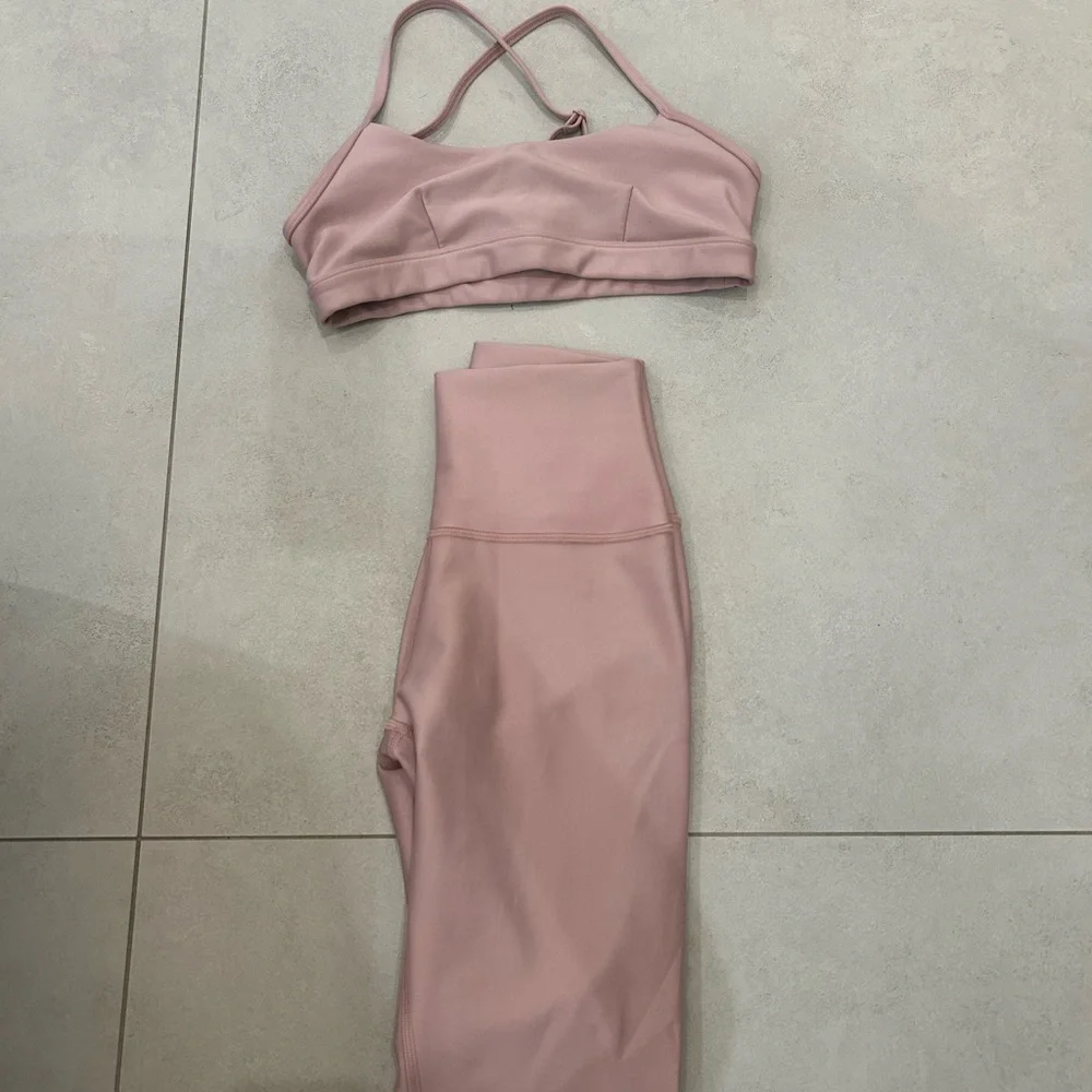 ALO Pink Sports Bra - Picture 4 of 4